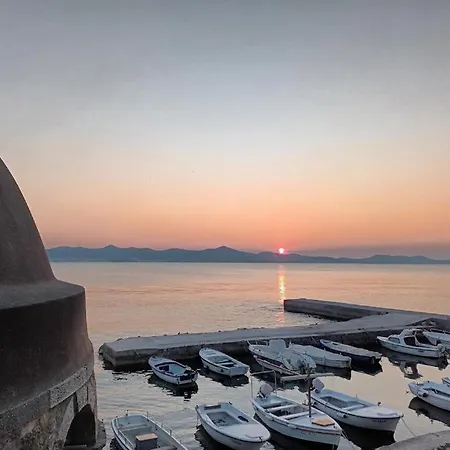 Sandra -private Parking And Garden شقة *