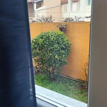 Sandra -private Parking And Garden شقة