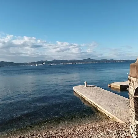 Sandra -private Parking And Garden * Zadar