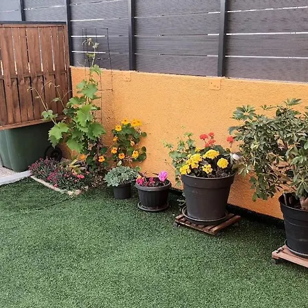 Sandra -private Parking And Garden *