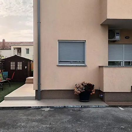 Apartman Sandra -private Parking And Garden