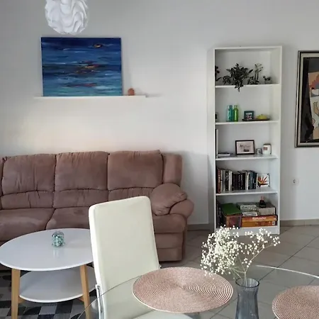 Sandra - Free Private Parking And Garden Apartman Zadar